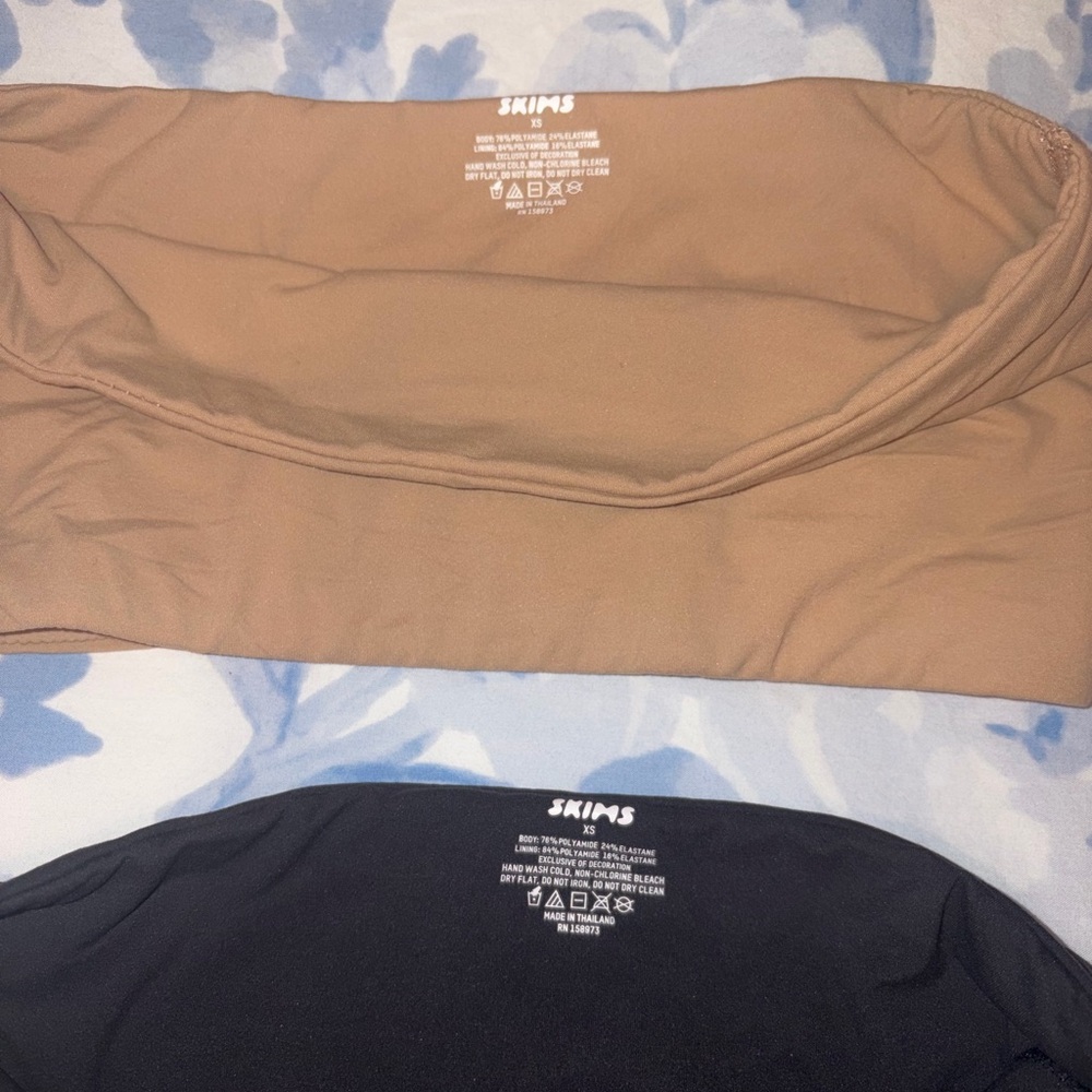 SKIMS Tan and Black Bandeau Set - Picture 5 of 5